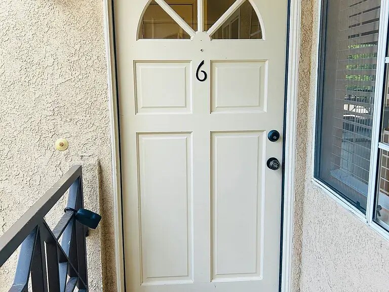 Entrance - 6971 Ballena Way