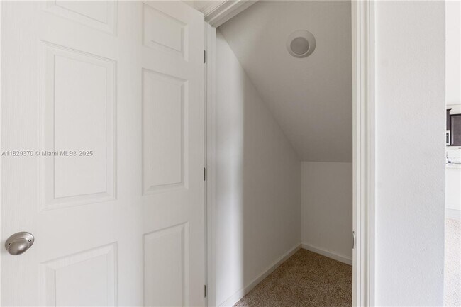 Building Photo - 5305 Fantasy Dr