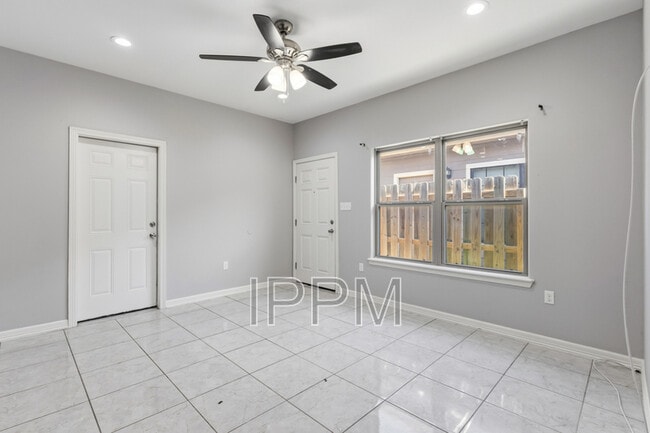 Building Photo - 20468