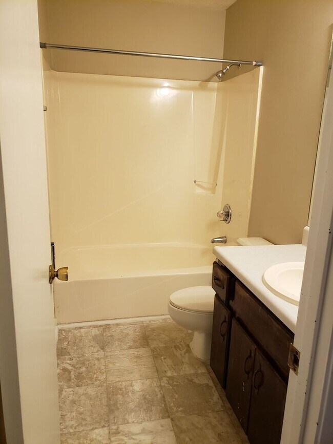 Building Photo - Townhome Near the Beach, In the Heart of PCB! *SPECIAL: 1/2 OFF 1st Month's Rent* + *Military Inc...