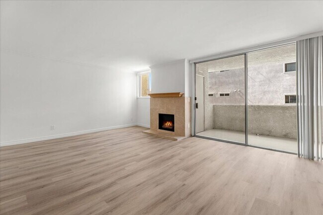 Building Photo - Bright Upper Level Encino Condo with Balcony, Fireplace, and Resort-Style Pool