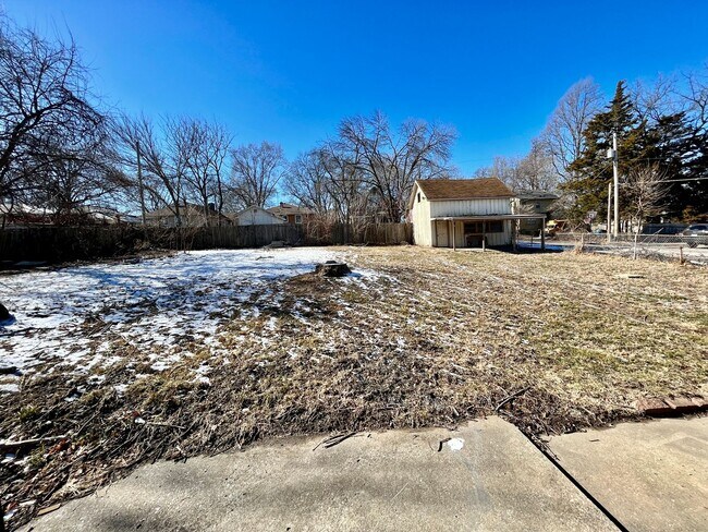 Building Photo - Spacious single family home in Independenc...