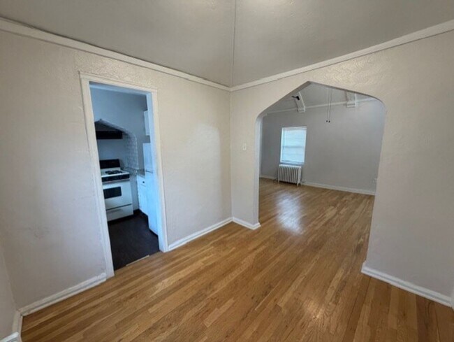 Building Photo - 3809 Beechwood Blvd