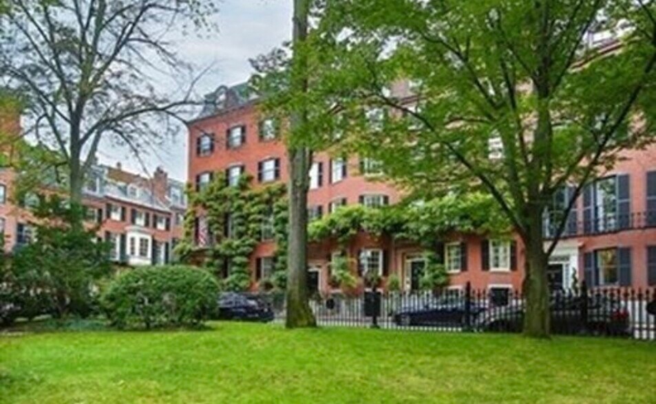 Building Photo - 458 Beacon St