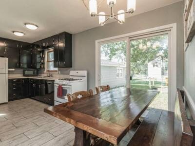 Building Photo - 617 Barr Dr