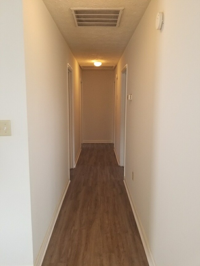 Building Photo - 160 Fawn Dr