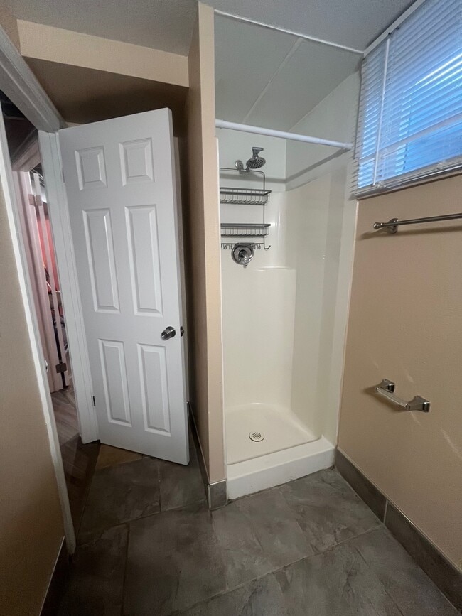 Building Photo - 6448 Iris Way