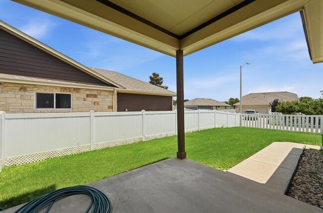 Building Photo - 1804 Colorado Bend Dr