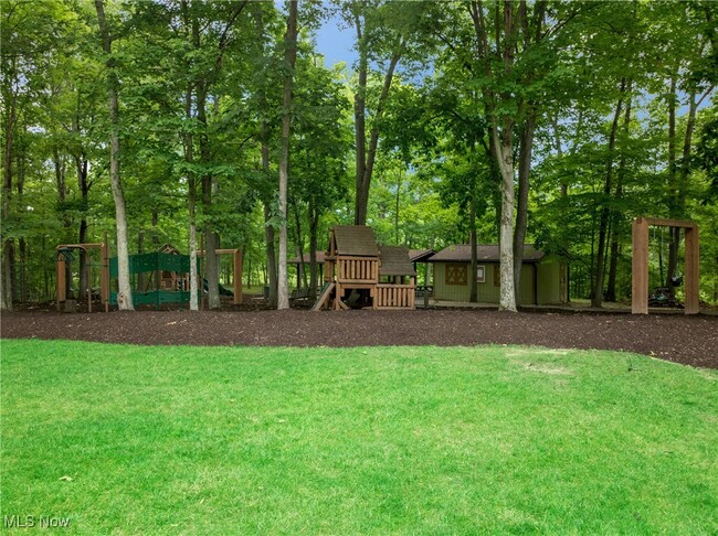 Building Photo - 10235 Log Cabin Ct