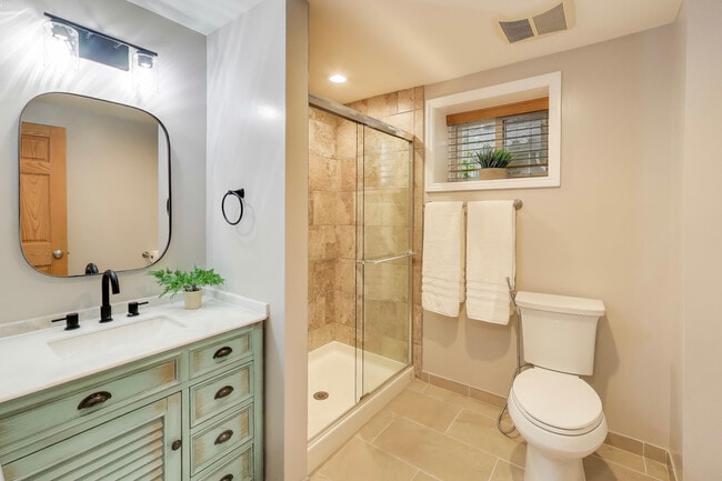 Building Photo - 6542 N Newgard Ave