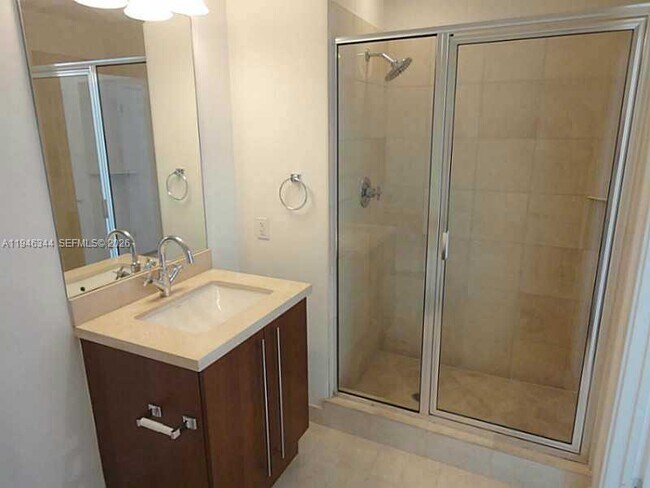 Building Photo - 1111 SW 1st Ave