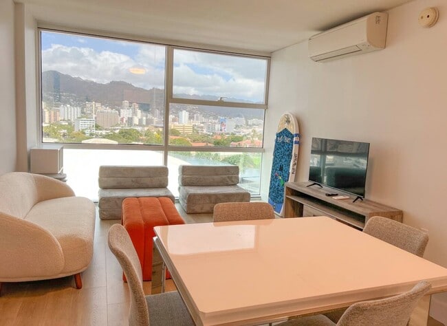 Building Photo - 909 Kapiolani Blvd