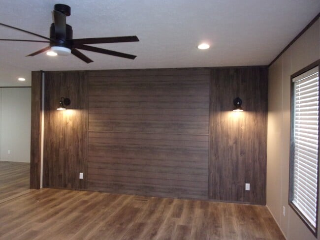 Building Photo - 811 Sitton Rd