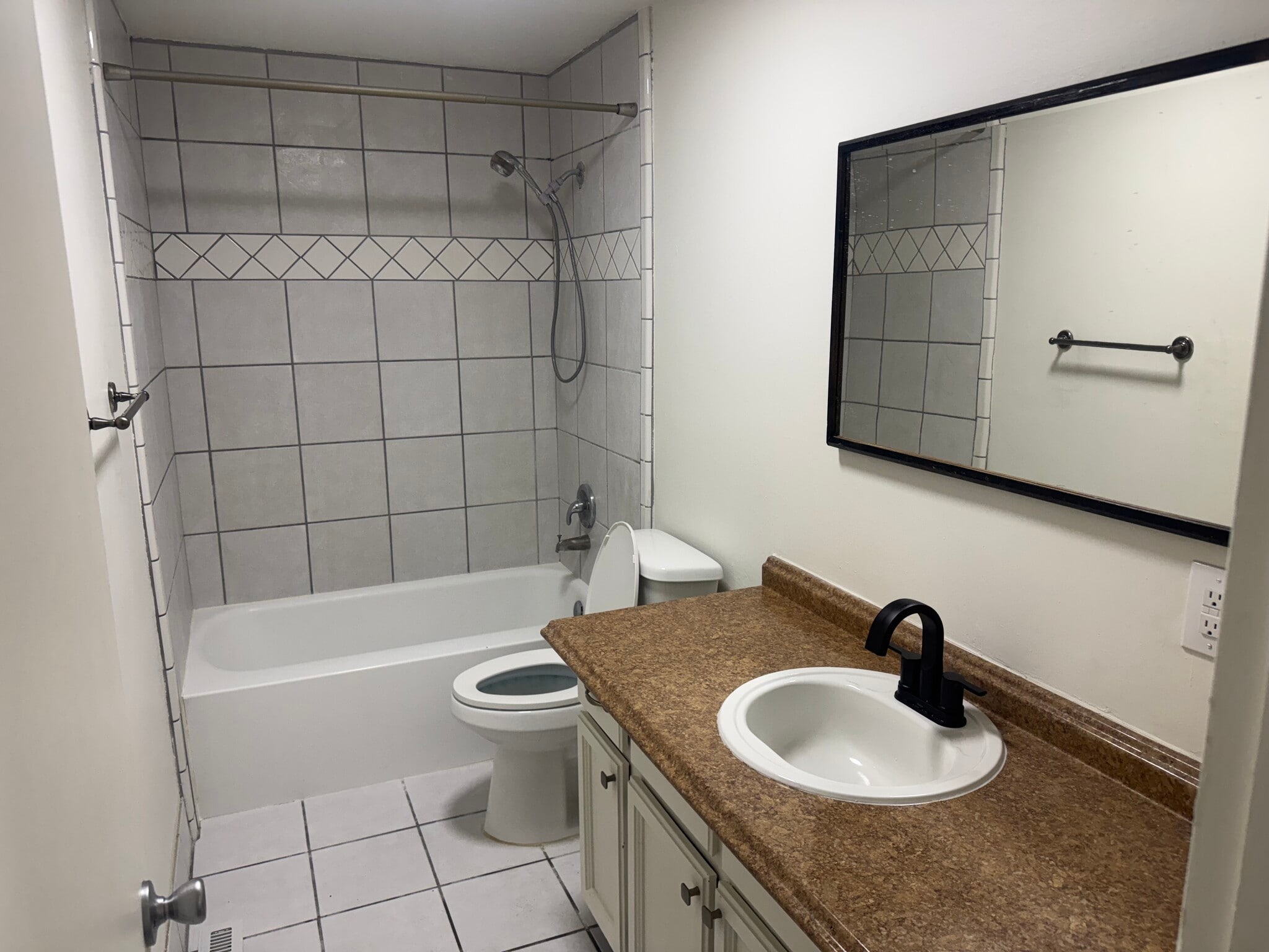 Building Photo - 459 N 400 E