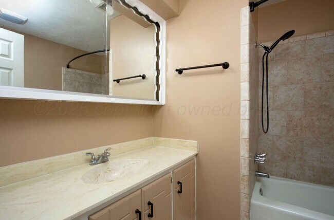 Building Photo - 5106 Azalea Ave