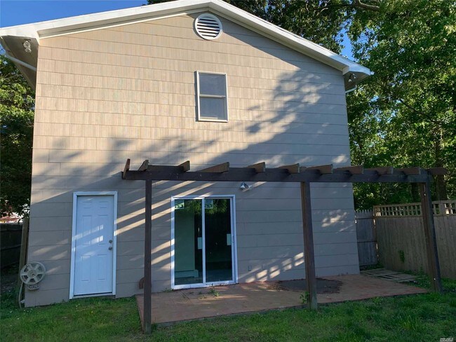 Building Photo - 177 Mastic Blvd