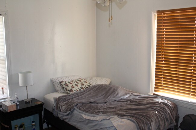 Building Photo - 3517 27th St