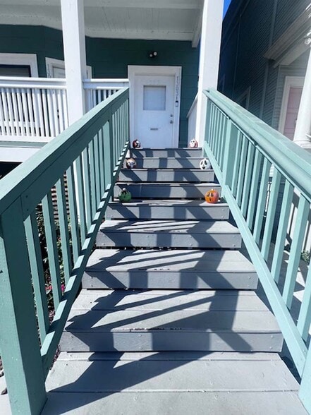 Building Photo - 1301 Adeline St