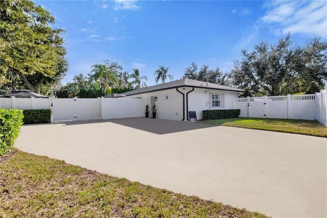 Building Photo - 5205 St Regis Pl