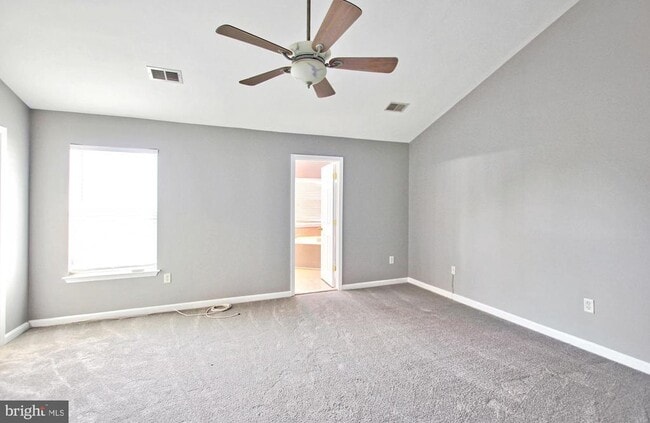 Building Photo - 9902 Woodview Dr