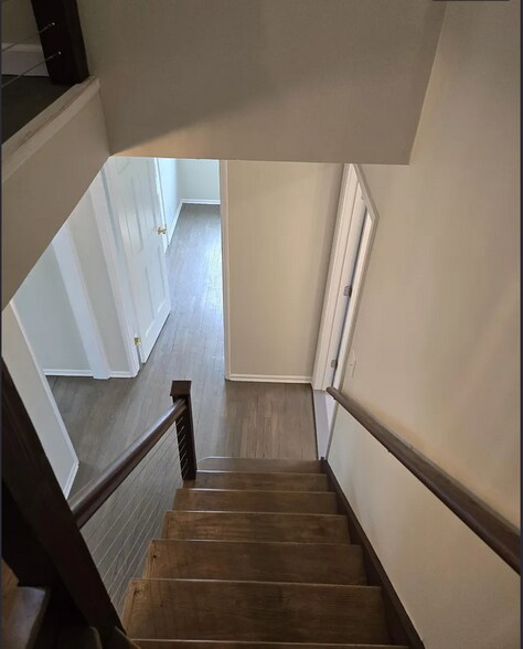 Building Photo - 38 Hartland St