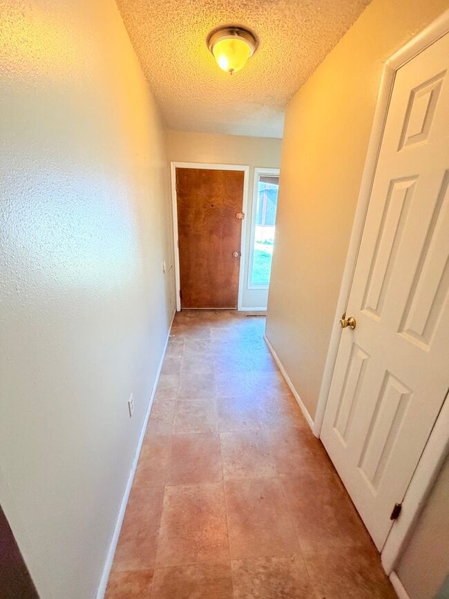 Building Photo - 433 Beaverhead Ct