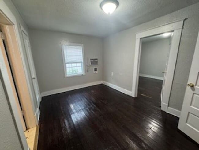 Building Photo - 2 Bedroom House Near Downtown OKC