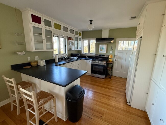 Building Photo - 5 Skyline Dr