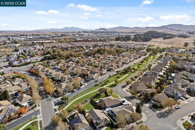 Building Photo - 732 Antiquity Dr