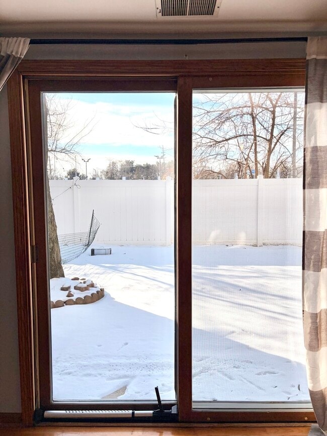 Building Photo - 10956 S 76th Ave