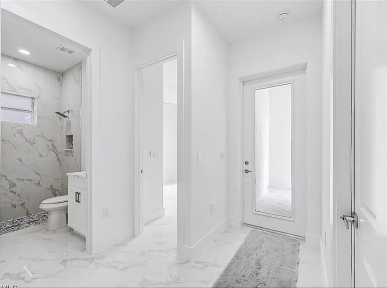 Building Photo - 4716 Douglas Ln