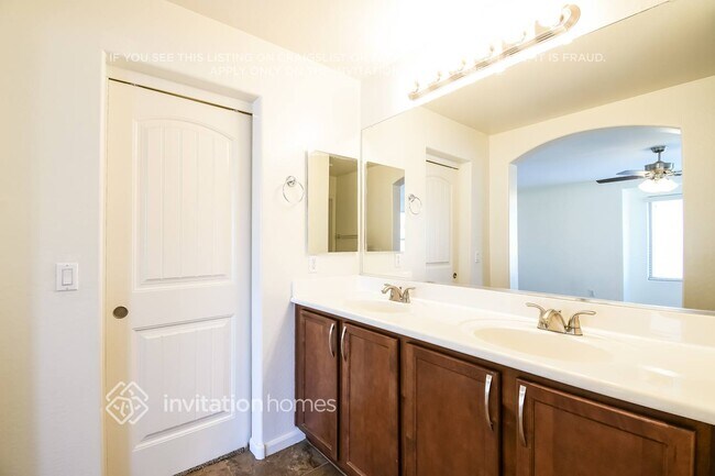 Building Photo - 1413 S Moccasin Trail