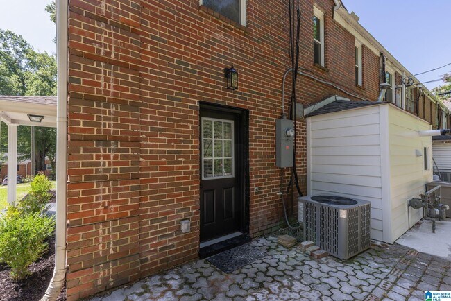 Building Photo - 1700 Valley Ave