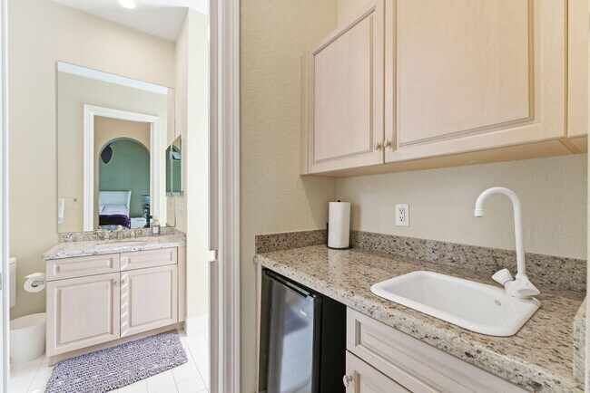 Building Photo - 7162 Vía Firenze