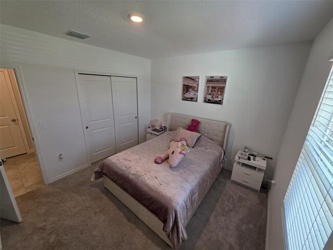 Building Photo - 559 Wayland Dr