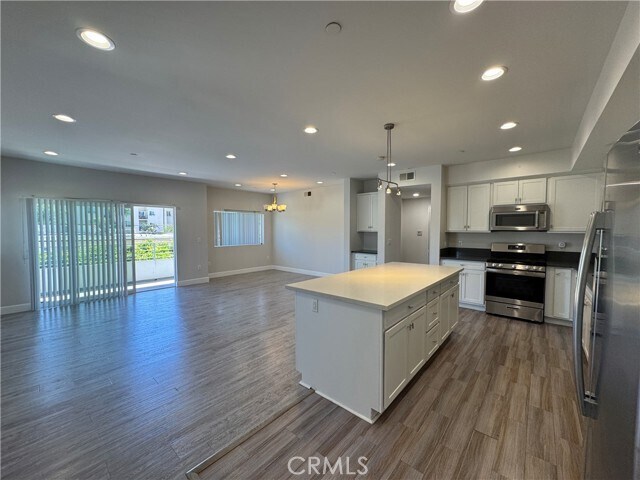 Building Photo - 5432 Hermitage Ave