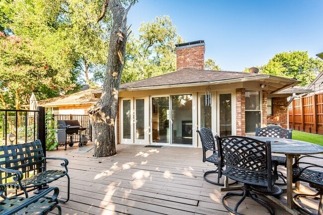 Building Photo - 6737 Lakefair Cir