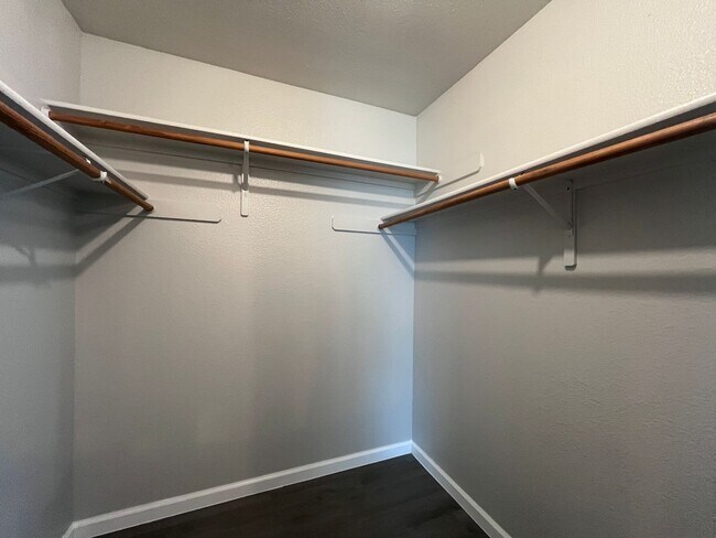 Building Photo - Move-In Ready 4-Bedroom Home Near Tesla, Airport & Downtown Austin