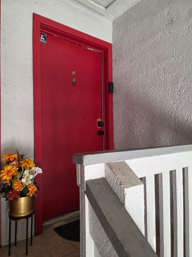 Building Photo - Furnished 2-Bedroom, 2-Bathroom Condo in Tampa