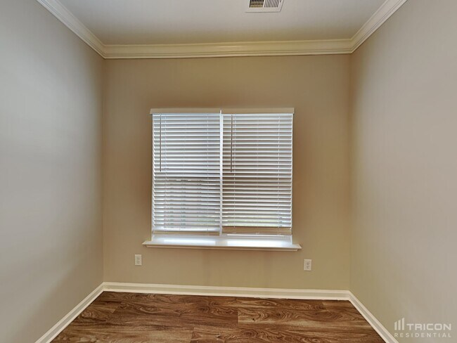 Building Photo - 208 Chestnut Oak Ln