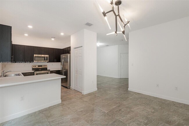 Building Photo - 152 SW 185th Way