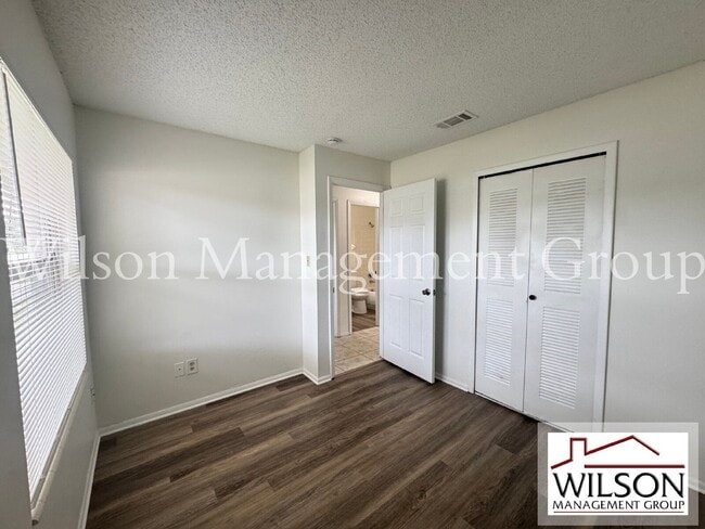 Building Photo - 1013 Arizona Ct