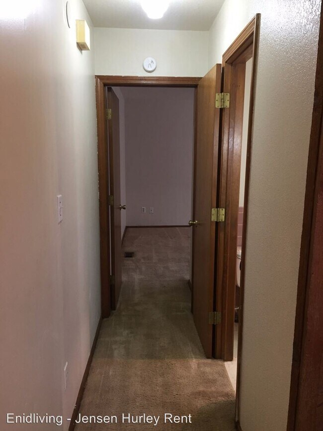Building Photo - 1 br, 1 bath House - 1025 W. Maine