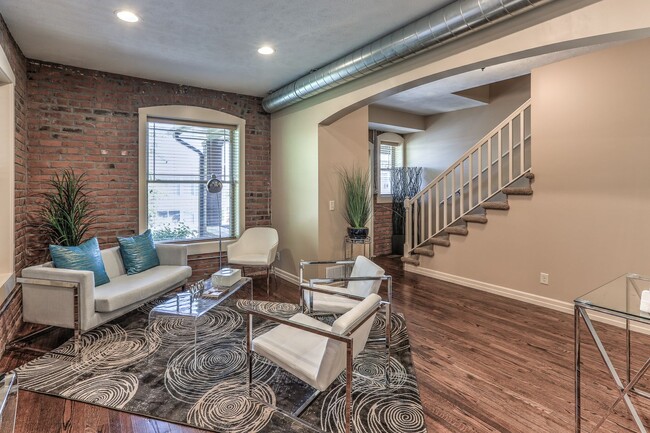 Building Photo - 3001 Harney St