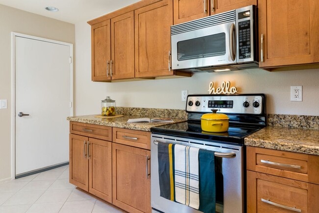 Building Photo - A beautiful Coranado II for Lease