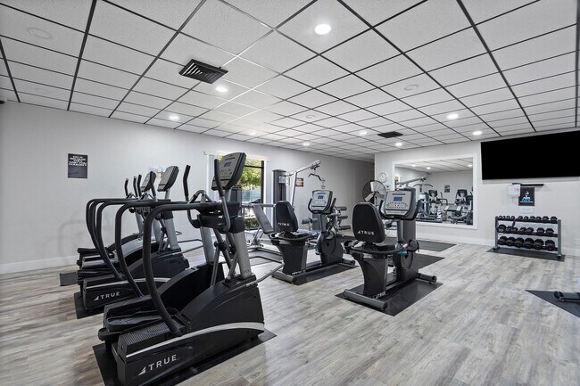 Building Photo - 750 Egret Cir