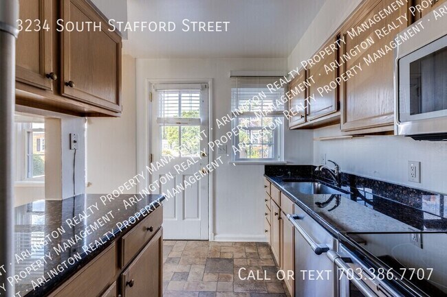 Building Photo - 3234 S Stafford St