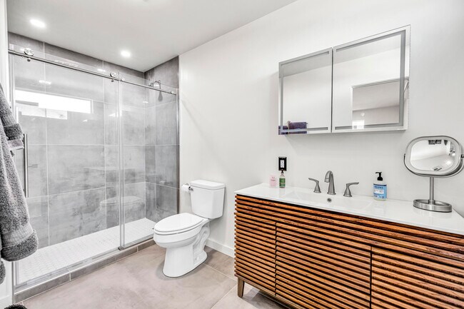 Building Photo - 37535 Melrose Dr