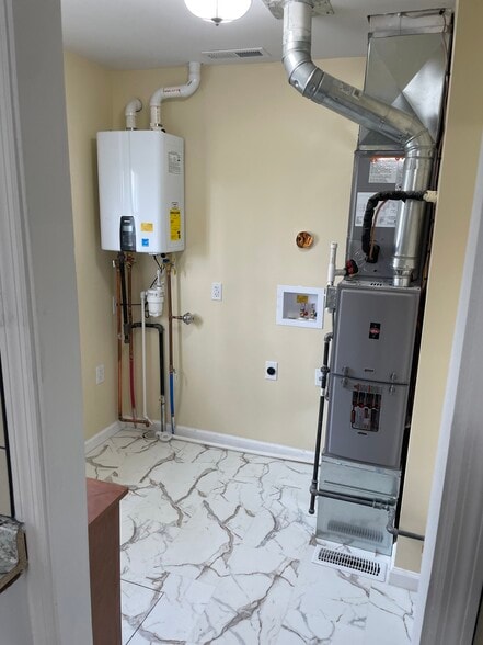 Building Photo - 1574 Montgomery Ave