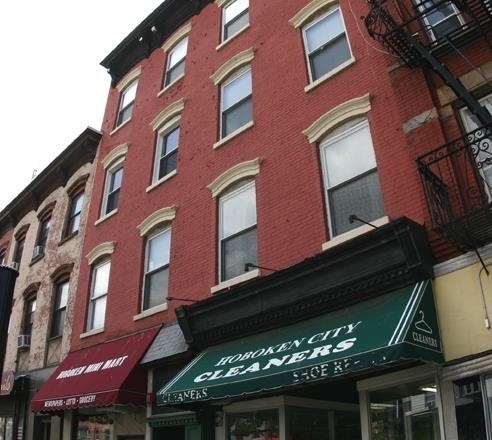 Primary Photo - 532 Washington St